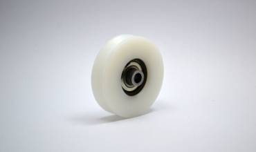 Roldana Canal V Nylon